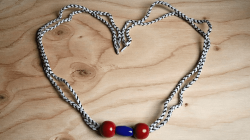 (image for) Grandma's Necklace by Mr. Magic - Trick