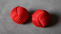 (image for) Monkey Fist Chop Cup Balls (1 Regular and 1 Magnetic) by Leo Smetsters - Trick