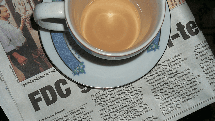 (image for) Torn and Restored Water in the Newspaper Gimmick