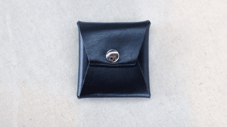(image for) Square Coin Case (Black Leather) by Gentle Magic - Trick - Click Image to Close