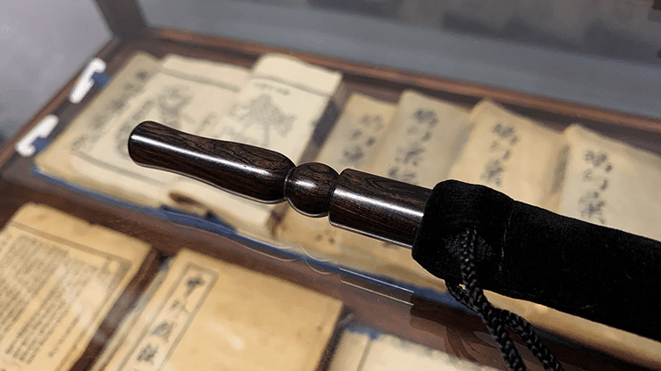 (image for) Wooden wand PRO (Bold Black) by Harry He & Bacon Magic - Trick - Click Image to Close