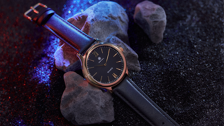 (image for) IARVEL WATCH (Gold Watchcase Black Dial) by Iarvel Magic and Bluether Magic - Click Image to Close