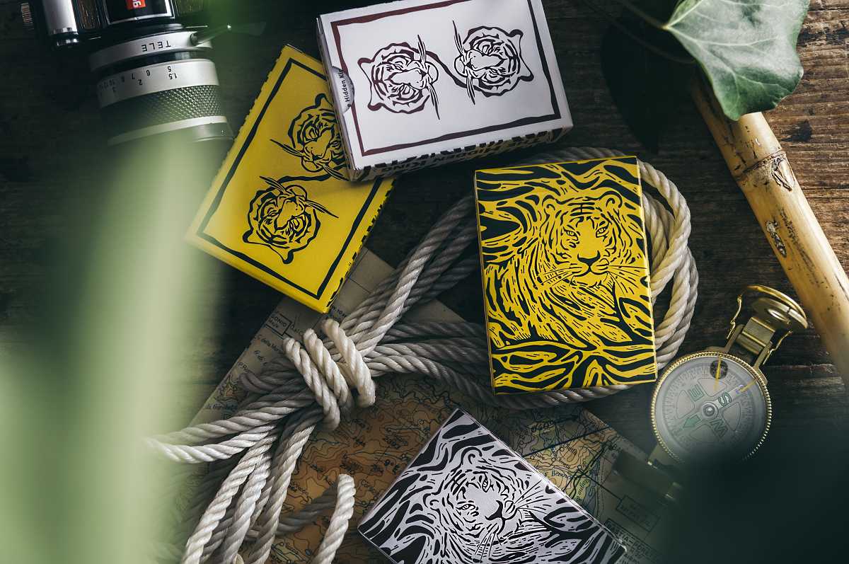 (image for) The Hidden King (White) Playing Cards by BOMBMAGIC